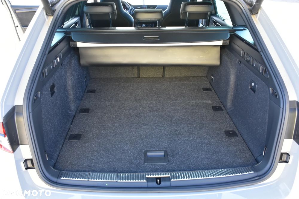 Skoda Superb 2.0 TDI DSG Sportline - 26