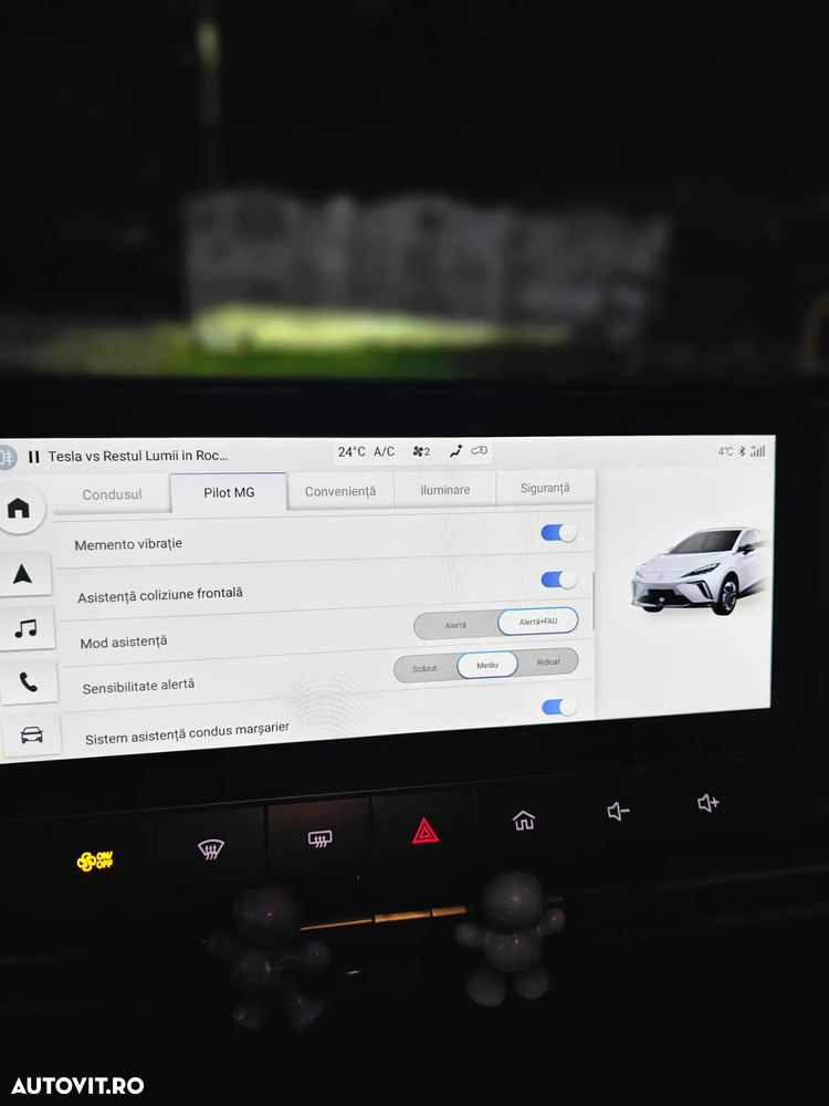 MG MG4 EV 64 kWh XPower - 26