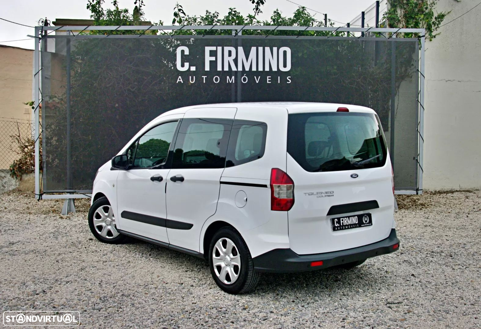 Ford Tourneo Courier 1.5 TDCi Ambiente - 11