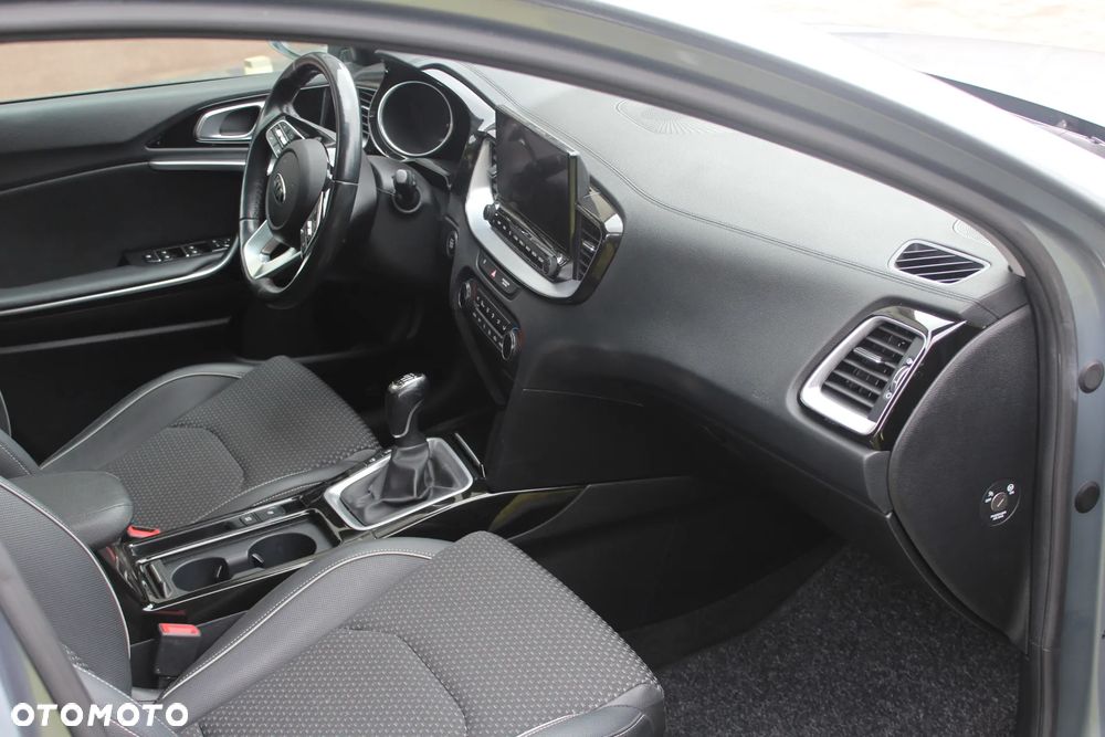 Kia XCeed 1.6 CRDi SCR L Business Line - 8