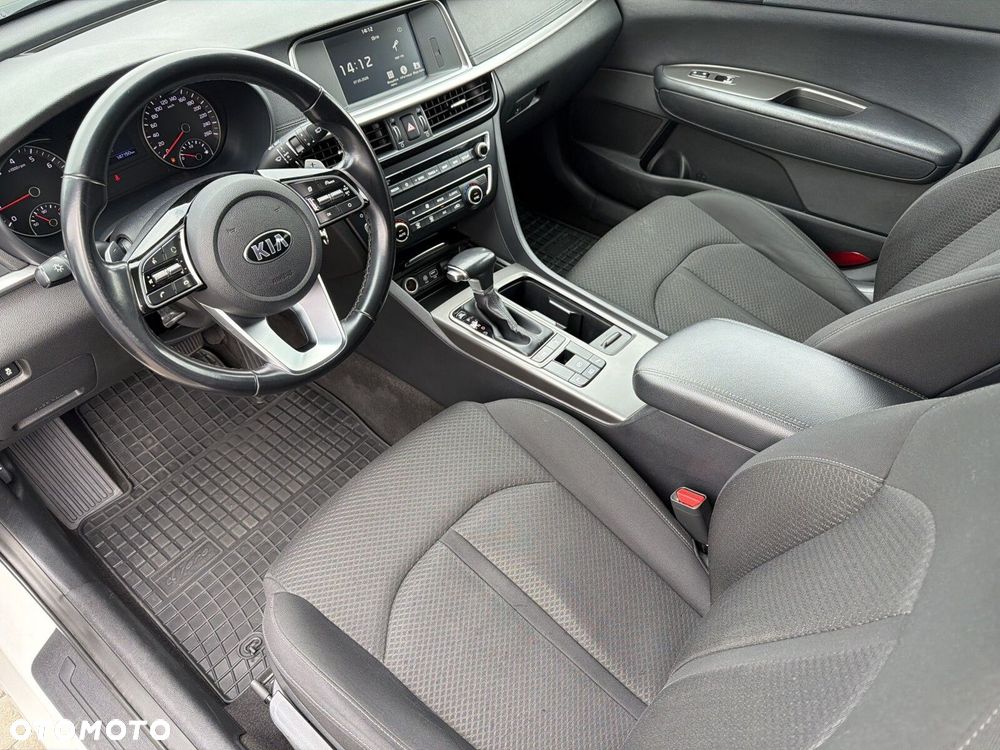 Kia Optima - 11