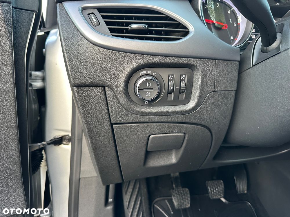 Opel Astra 1.6 CDTI Sport - 26