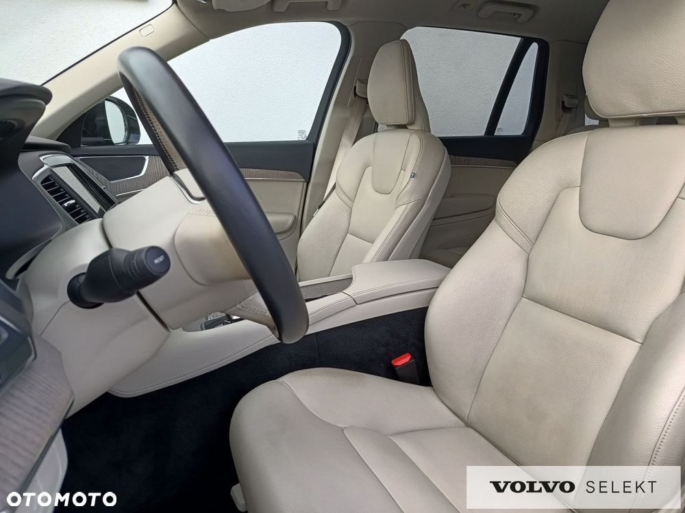 Volvo XC 90 - 22
