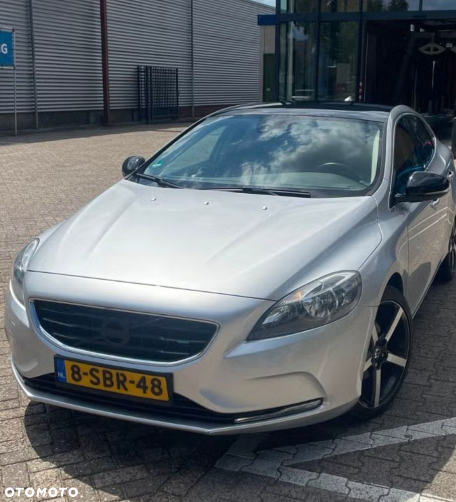 Volvo V40 D2 Momentum - 38