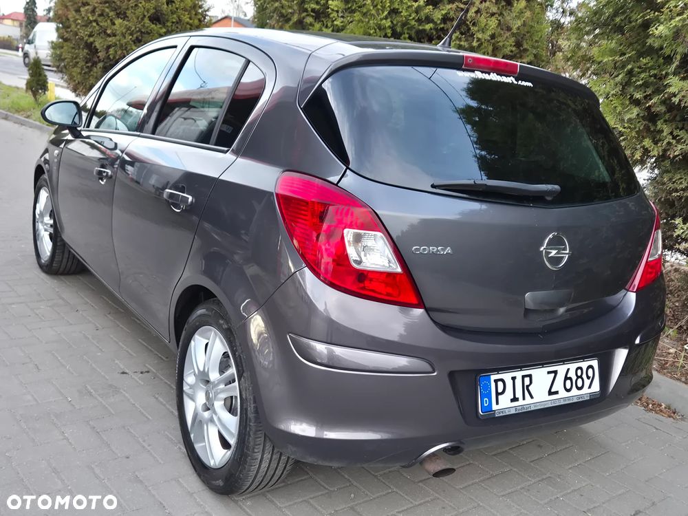 Opel Corsa 1.4 16V Satellite - 11