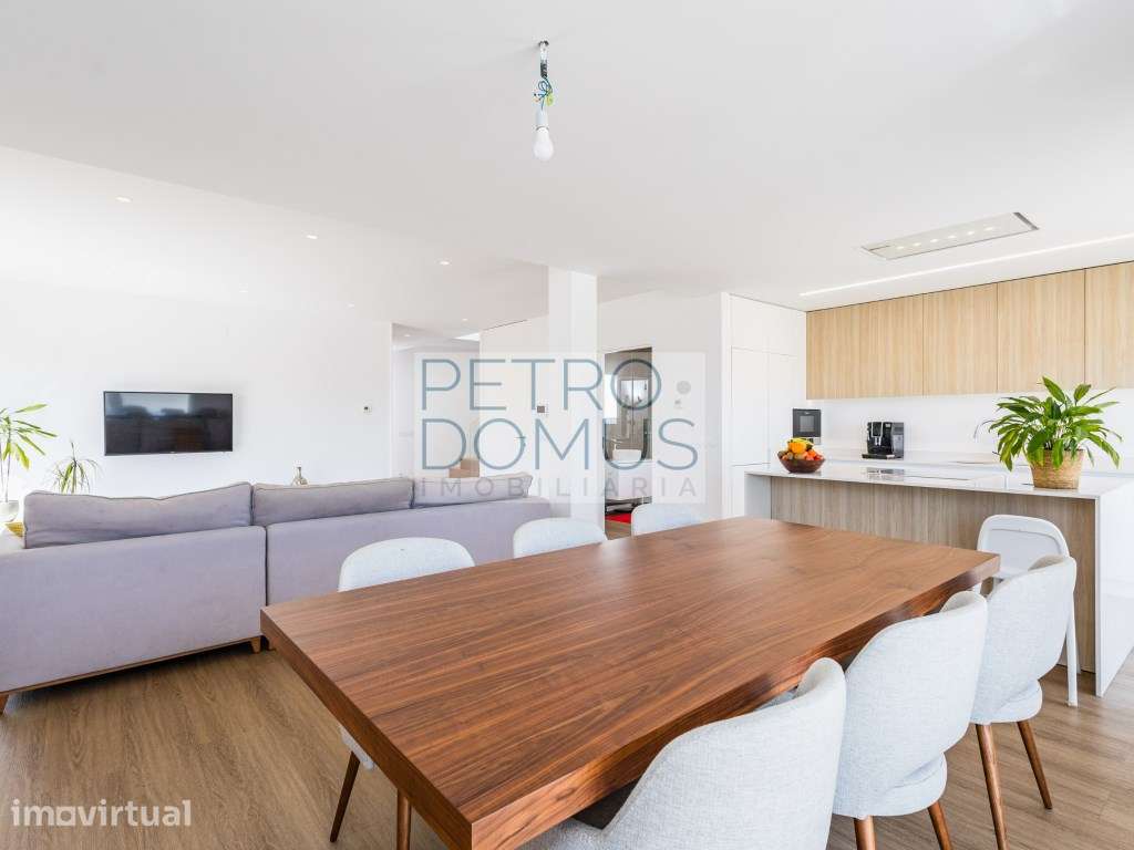 MORADIA T5 MAIS DUAS SALAS EM CONDOMINIO FECHADO - Grande imagem: 5/54