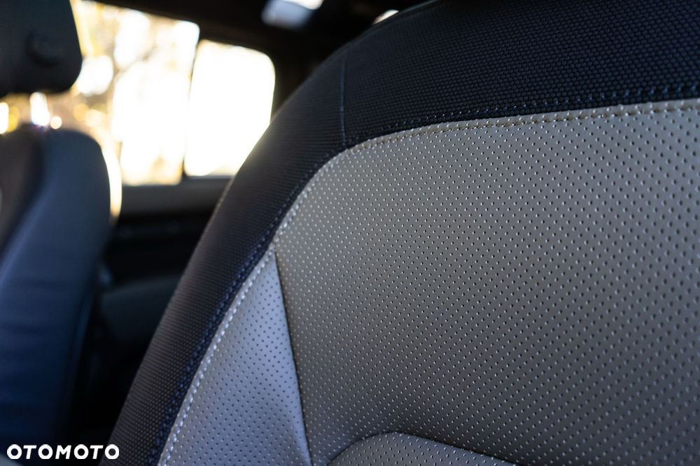 Land Rover Defender - 15