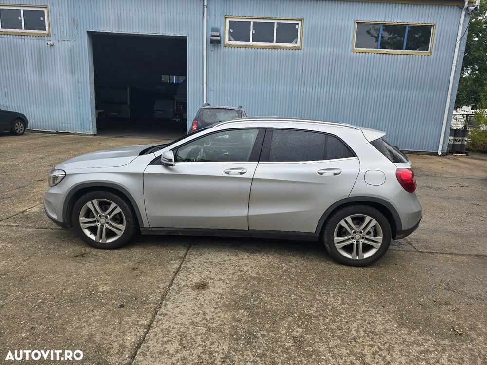Mercedes-Benz GLA 200 (CDI) d 4Matic 7G-DCT - 24