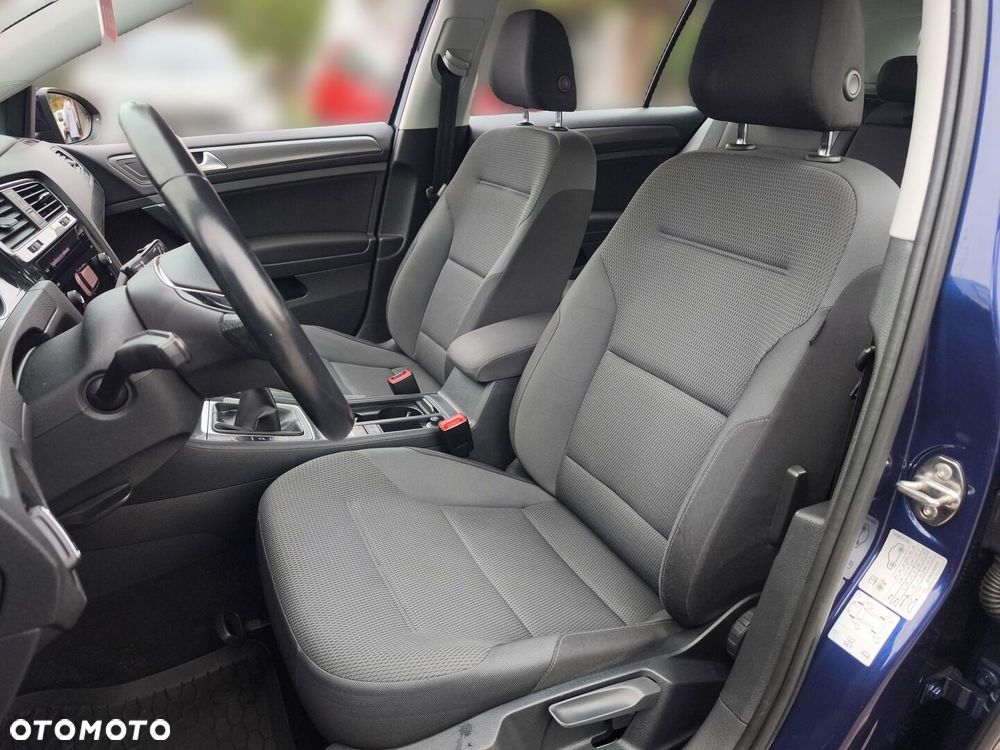 Volkswagen Golf - 17