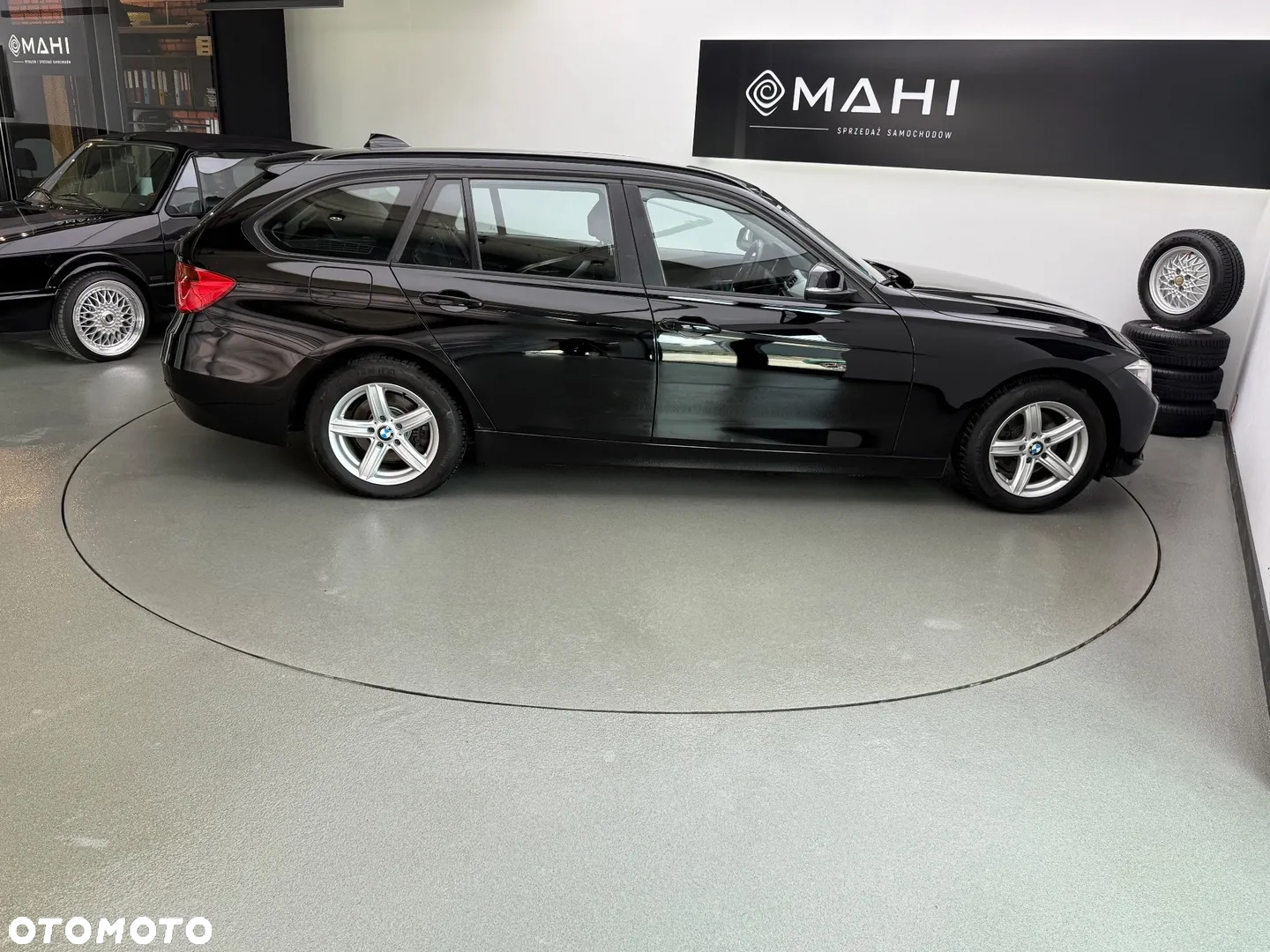 BMW Seria 3 316d Touring - 13
