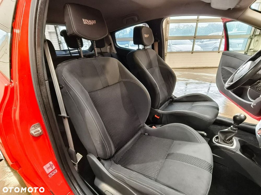 Renault Clio - 17