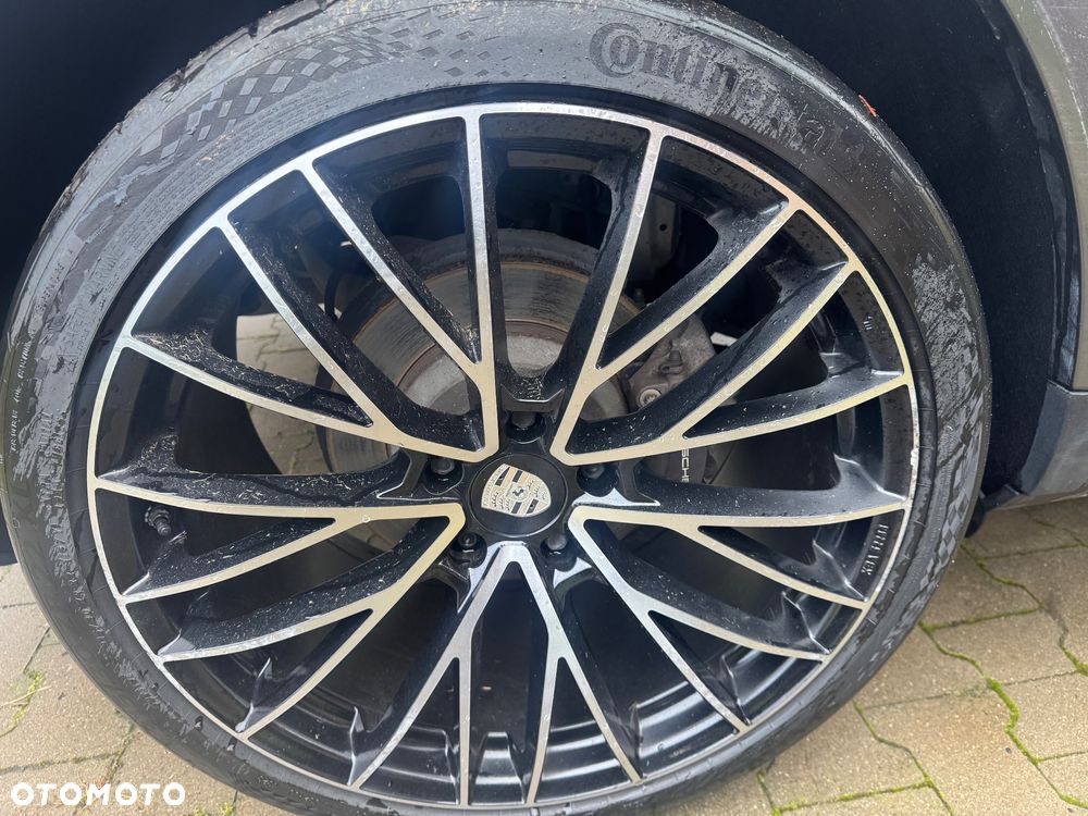 Porsche Cayenne - 26