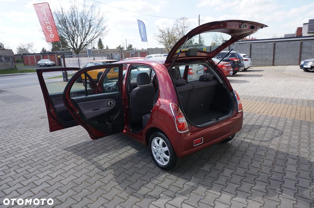 Daihatsu Trevis 1.0 Limited - 12