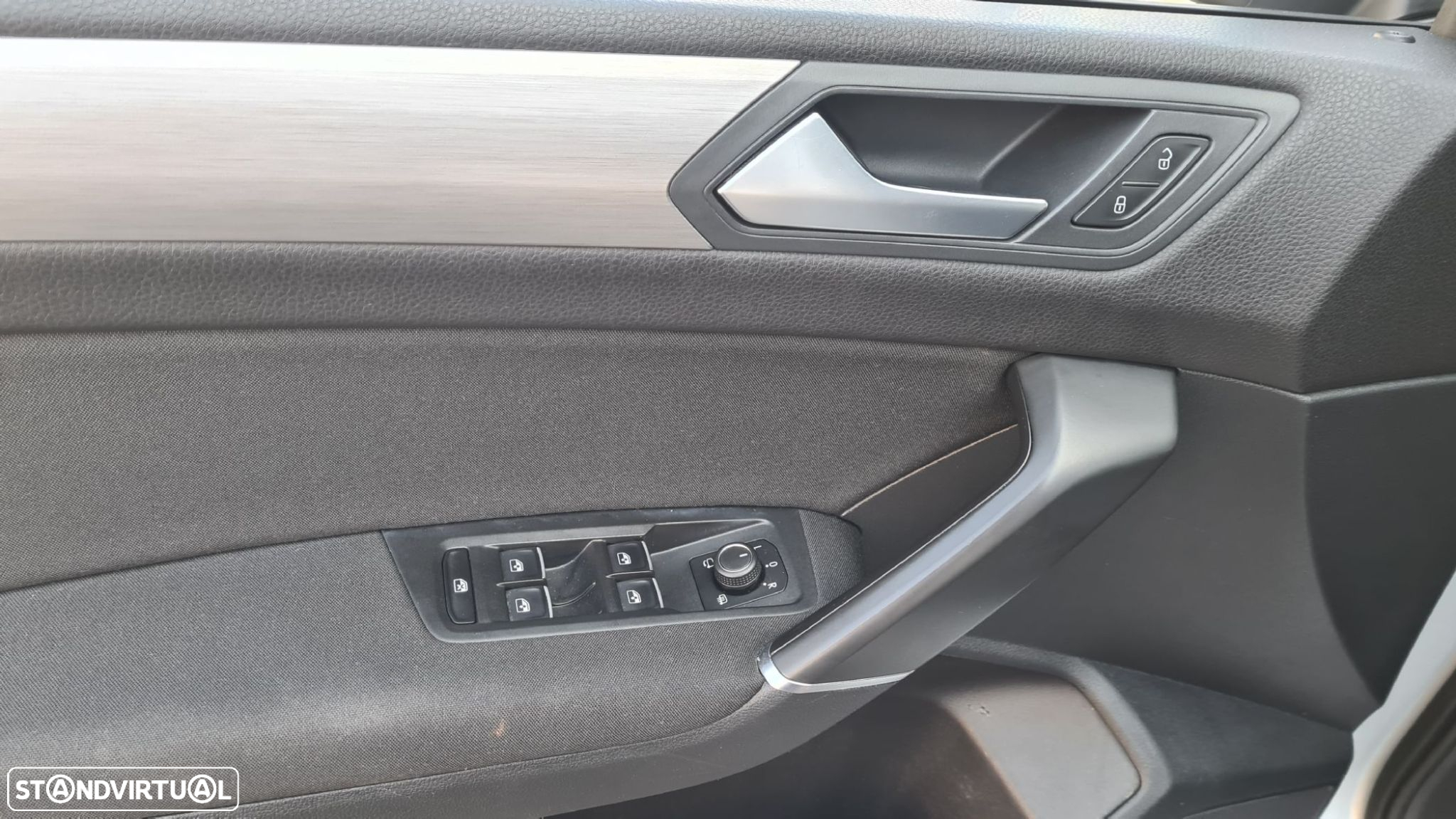 VW Touran 1.6 TDI Confortline DSG - 8