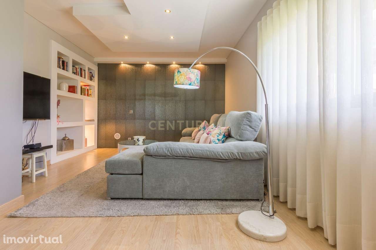 Apartamento T3 com Suíte, Arrecadação e Parqueamento – em Fernão Ferro - Grande imagem: 3/27