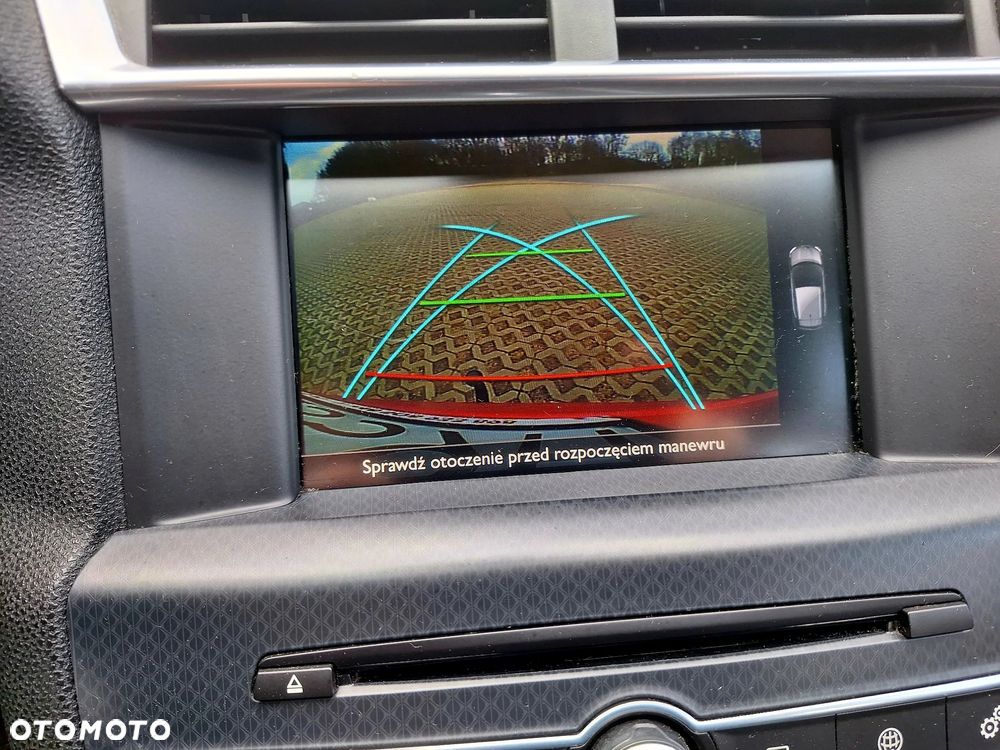 Citroën DS4 1.6 e-HDi SoChic MCP - 32