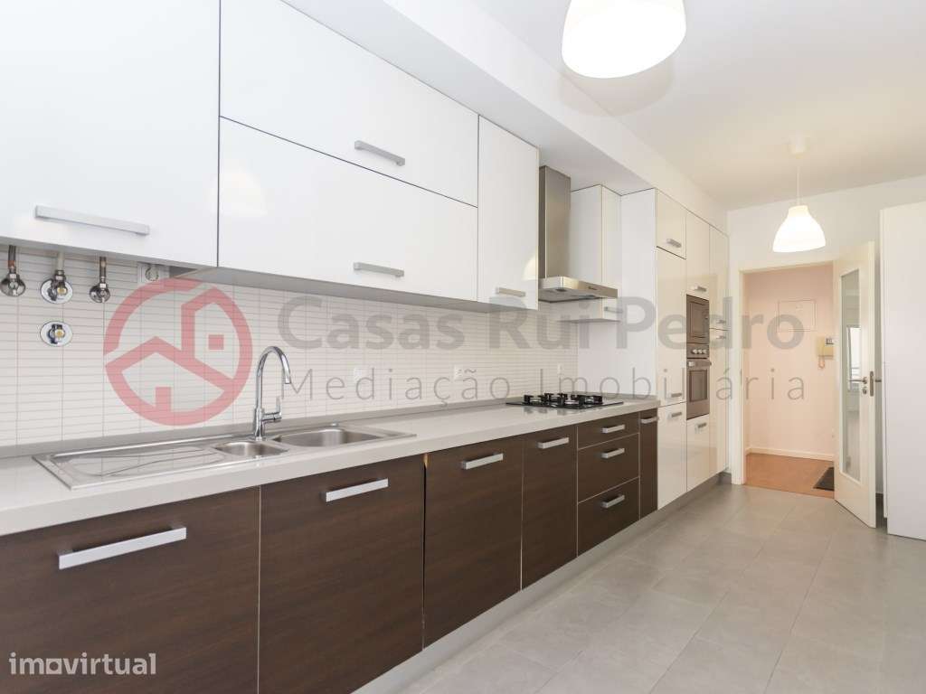 Apartamento T2 moderno com arrecadação e parqueamento, Rua José Afo... - Grande imagem: 4/60