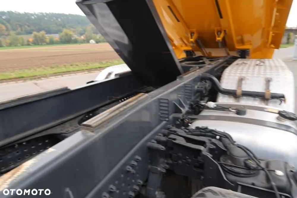 Mercedes-Benz Arocs 3251 / 8x4 / Wywrotka Meiller 3- stronna /  Euro 6d / Przebieg: 215 600 km - 11