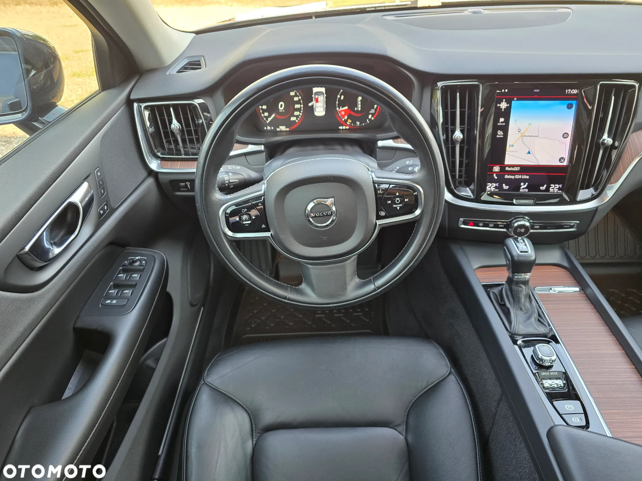 Volvo S60 T6 AWD Momentum Pro - 24