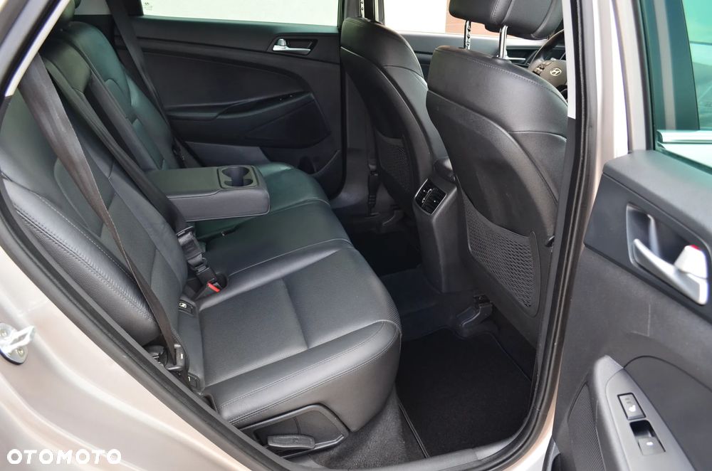 Hyundai Tucson blue 1.6 GDi 2WD Navi - 19