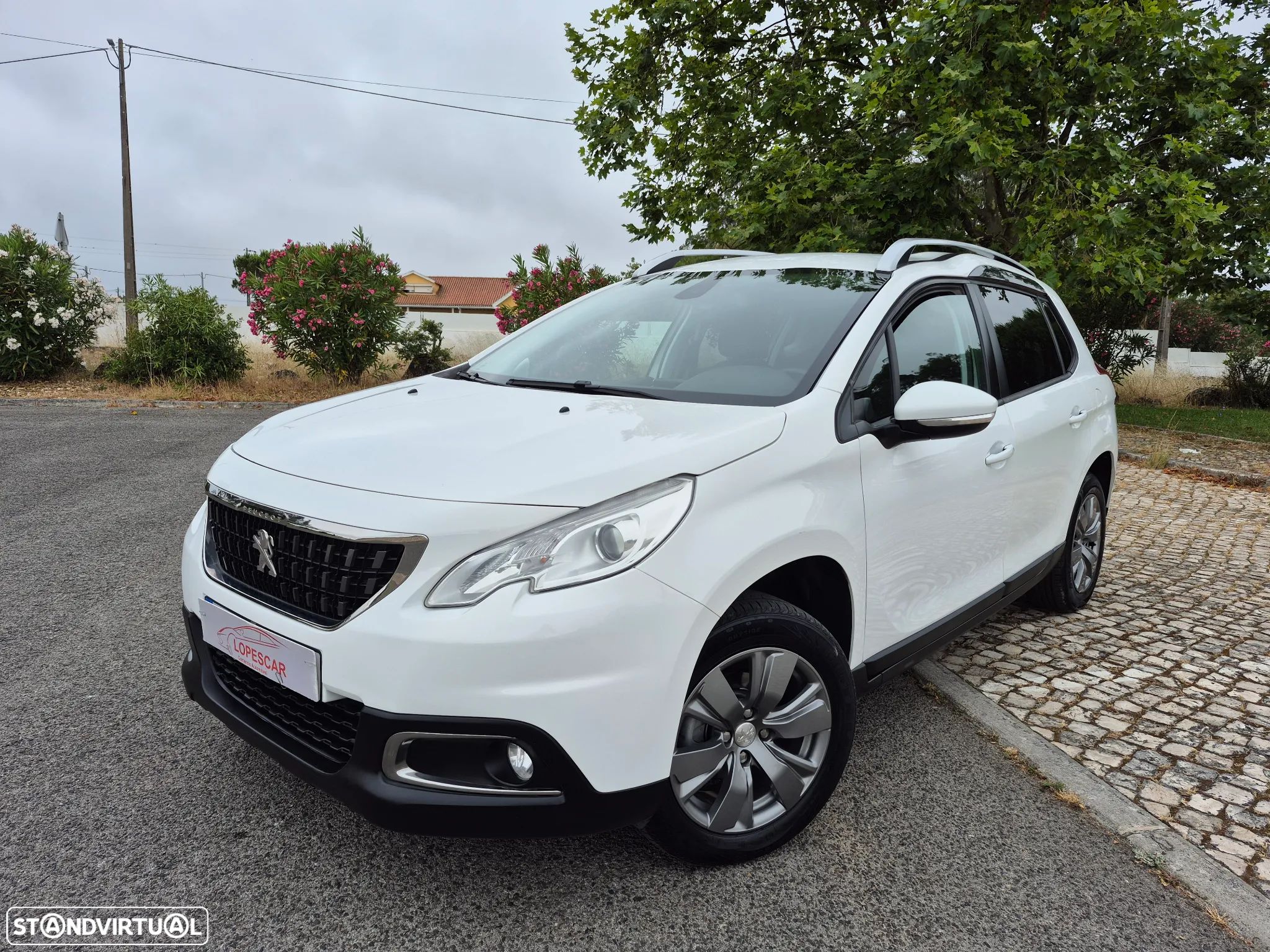 Peugeot 2008 1.2 PureTech Style - 1