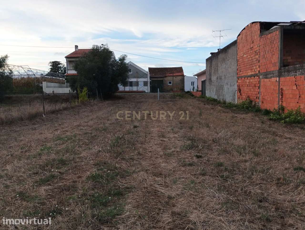 terreno urbanizável com 1.789 m², em Fermentelos, concelho de Águeda. - Grande imagem: 4/12