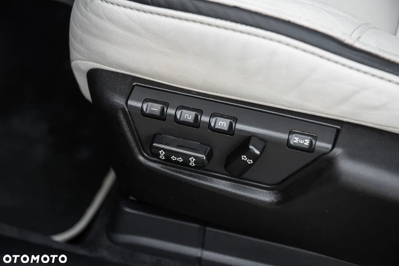 Volvo XC 90 - 18