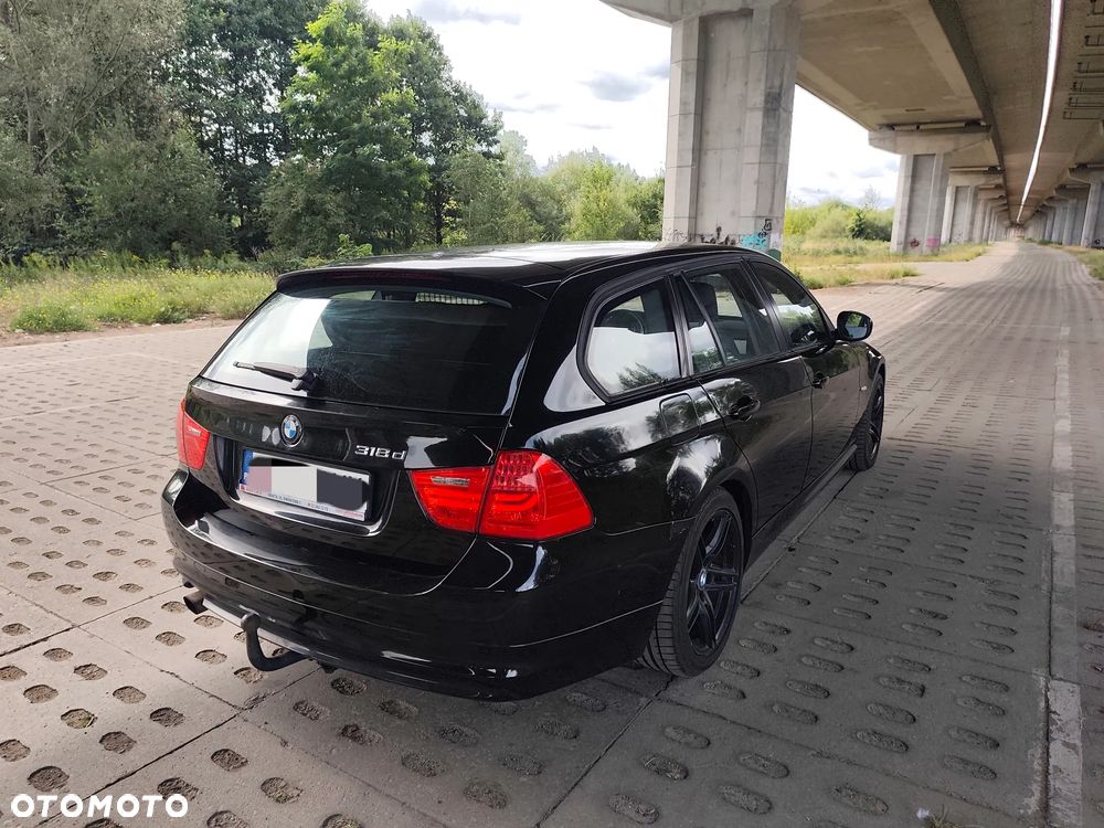 BMW Seria 3 318d - 4