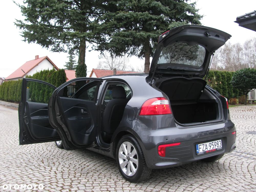 Kia Rio 1.2 Dream Team Edition - 14