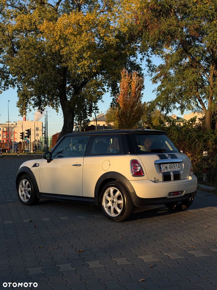 Mini One 2013 photo 3