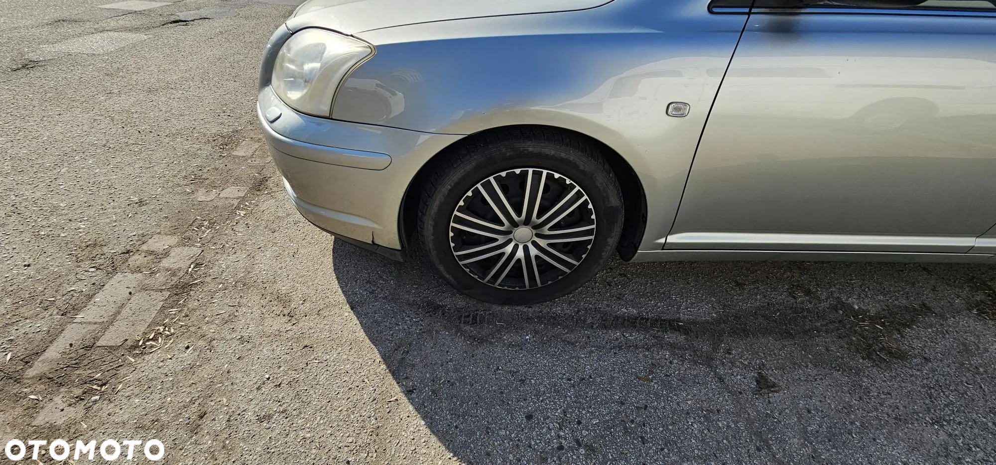 Toyota Avensis 1.8 VVT-i Luna - 4