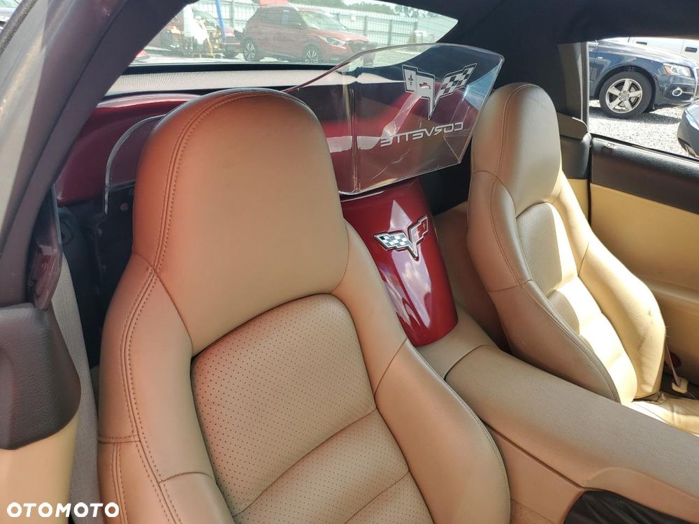 Chevrolet Corvette - 11