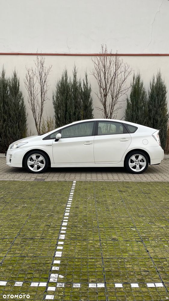 Toyota Prius 1.8 HSD Premium - 13