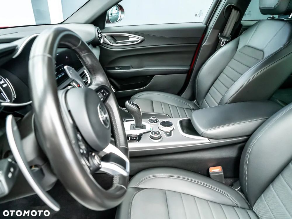 Alfa Romeo Giulia 2.0 Turbo Sprint - 28