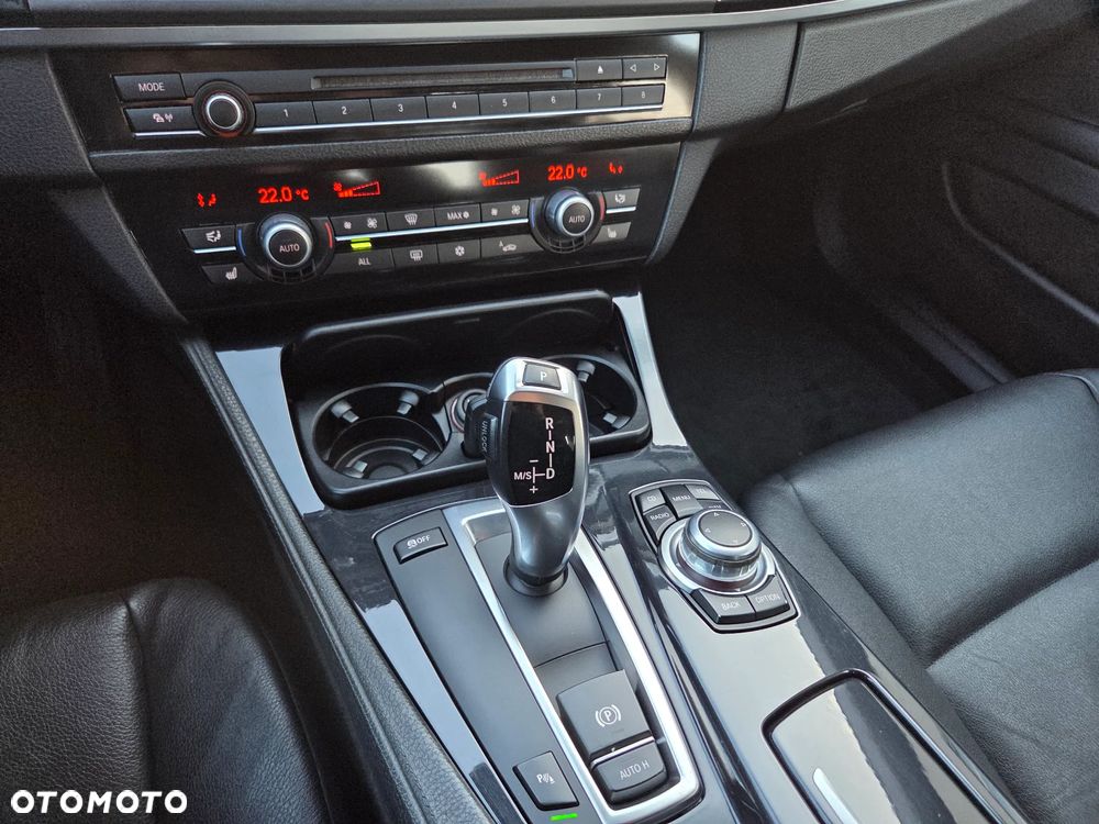 BMW Seria 5 520d xDrive Luxury Line - 16