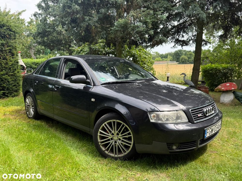 Audi A4 Limousine - 1