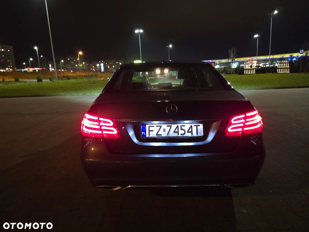 Mercedes-Benz Klasa E 350 BlueTEC 4Matic 7G-TRONIC Elegance - 34