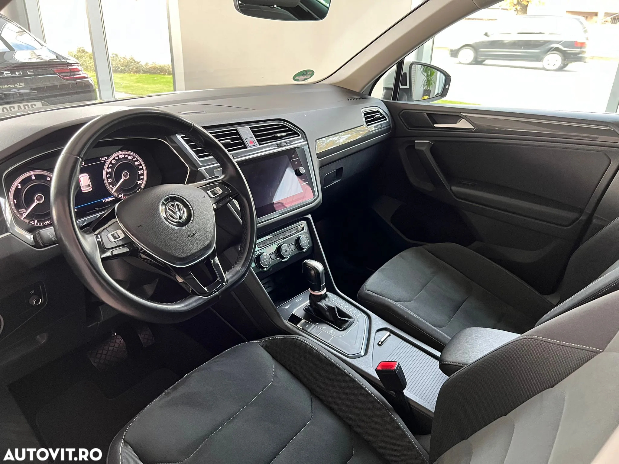 Volkswagen Tiguan - 9