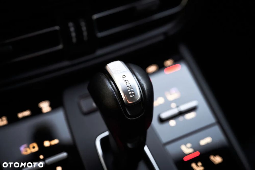 Porsche Macan - 28