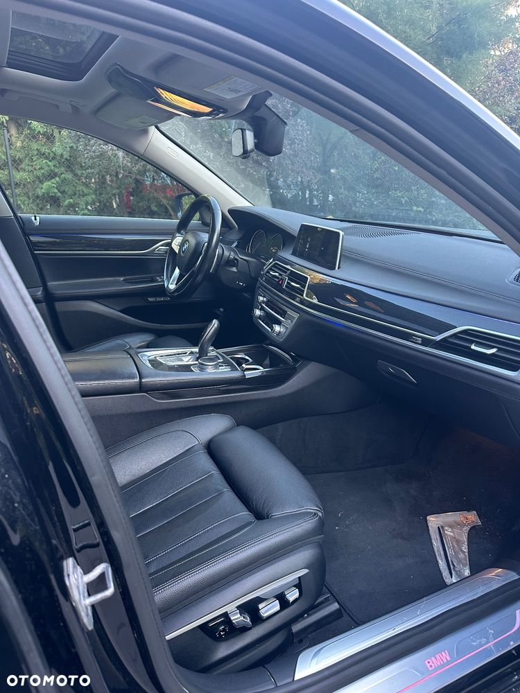 BMW Seria 7 740Li - 6