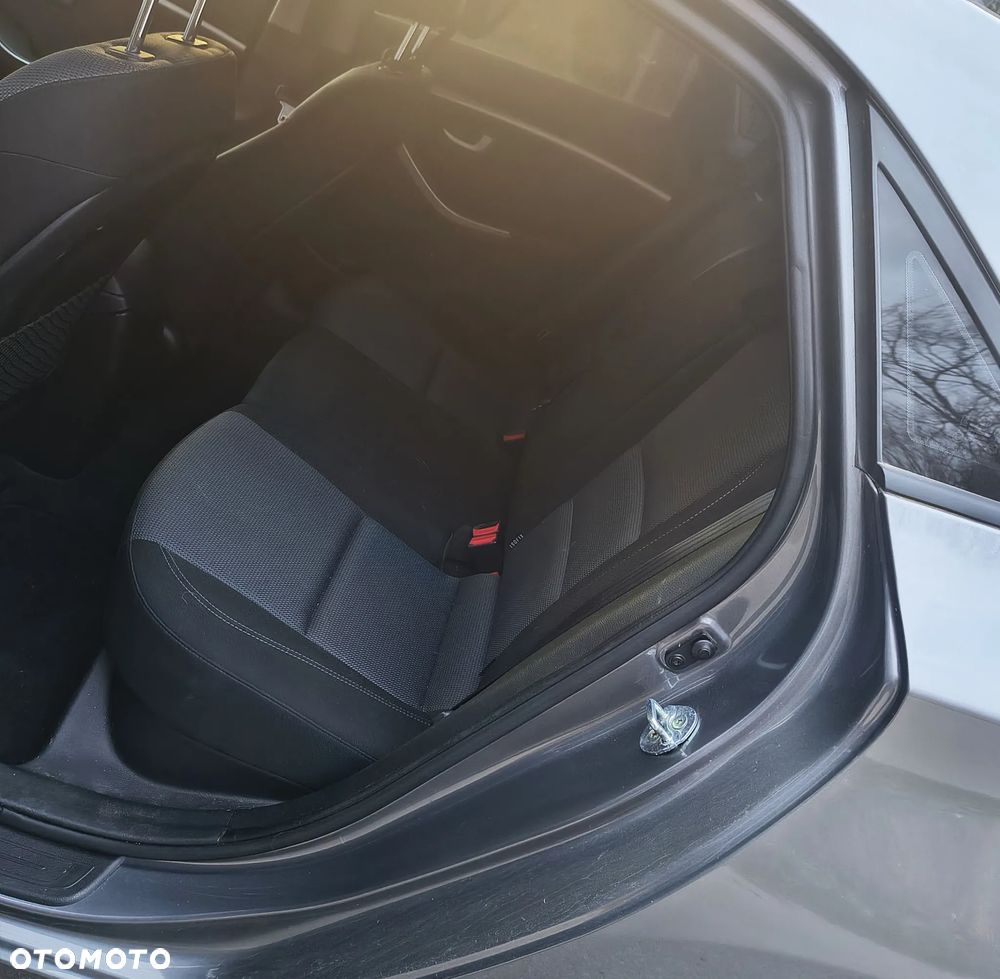 Hyundai i30 1.6 GDI Premium - 12