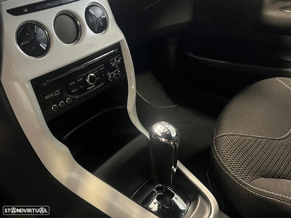 Citroën DS3 1.6 e-HDi So Chic ETG6 - 11