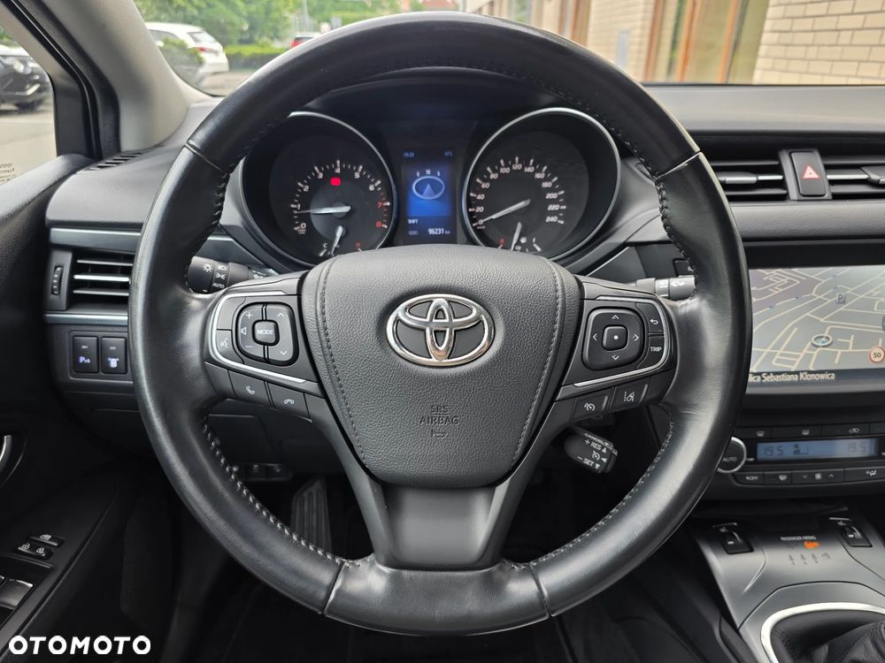 Toyota Avensis - 28