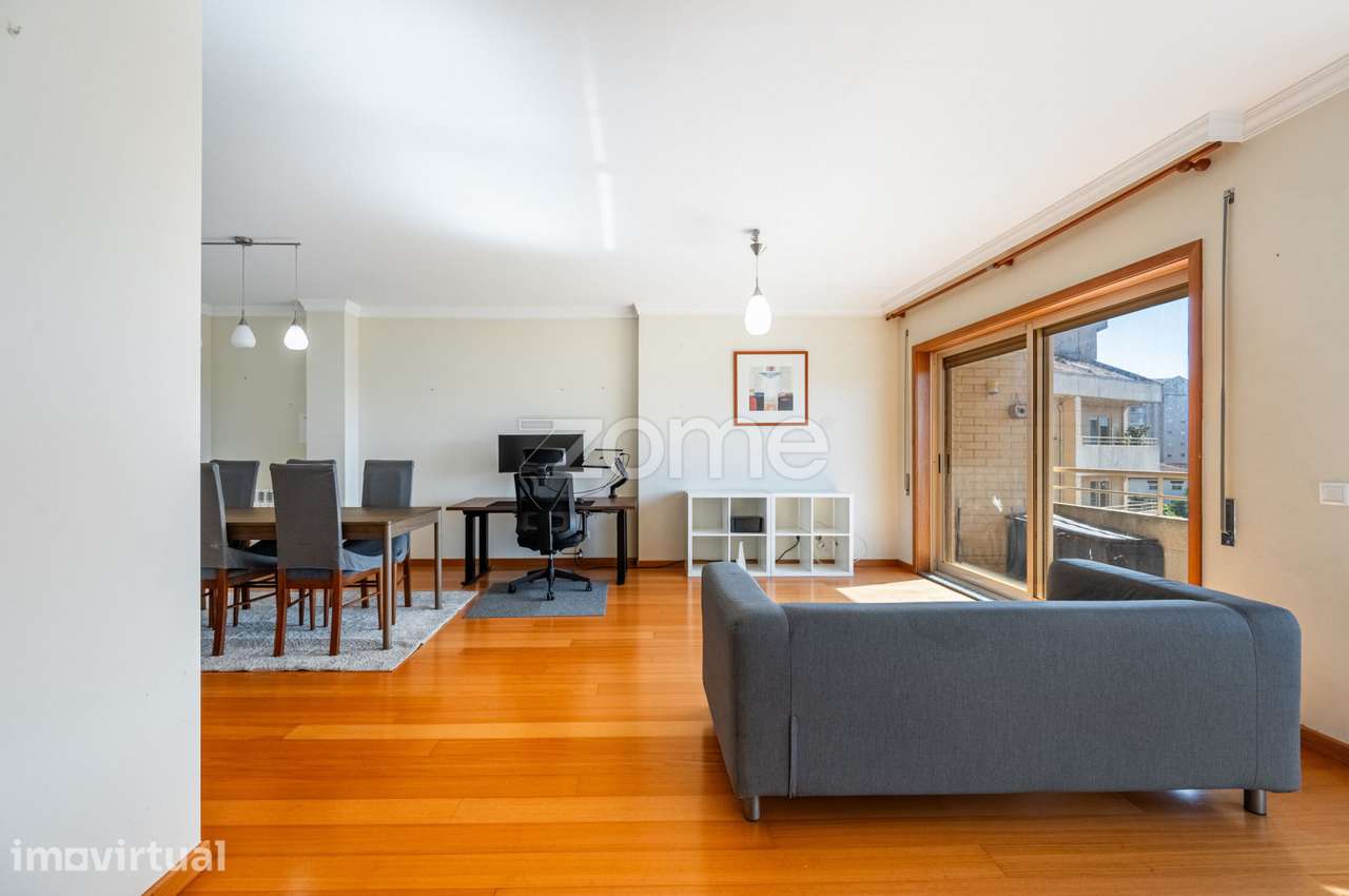 Apartamento Duplex T4 com 2 terraços, varanda e garagem fechada - Grande imagem: 4/21