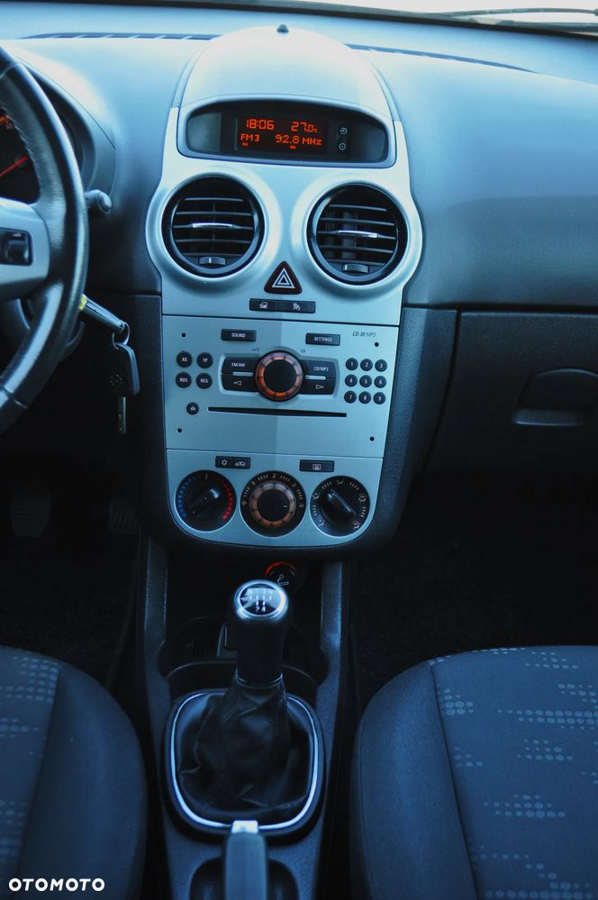 Opel Corsa 1.4 16V Satellite - 18
