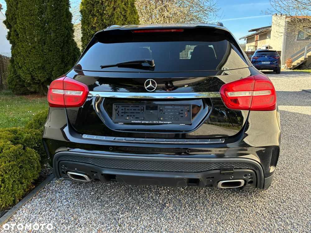 Mercedes-Benz GLA 220 d 4Matic 7G-DCT AMG Line - 11