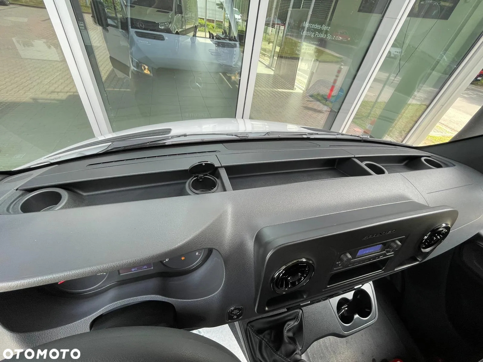 Mercedes-Benz Sprinter - 14