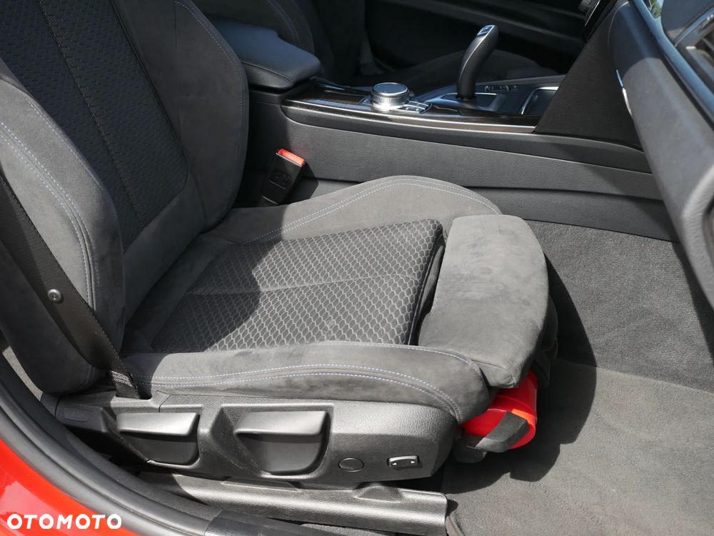 BMW Seria 3 330i GPF xDrive M Sport Shadow - 22