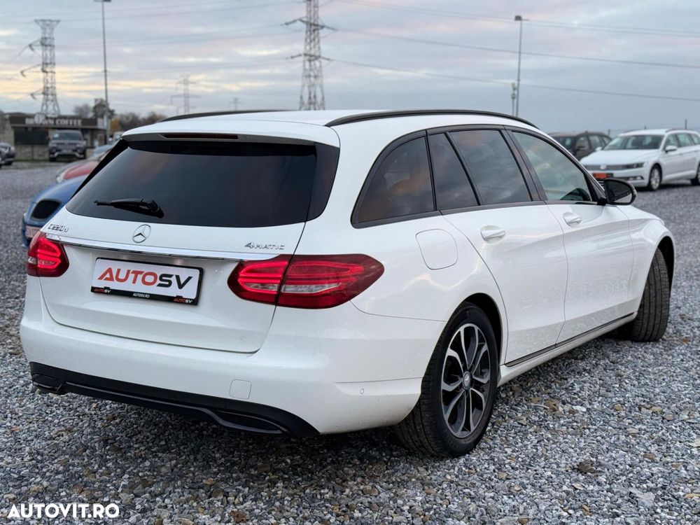 Mercedes-Benz C 220 d 4Matic T 9G-TRONIC Exclusive - 4