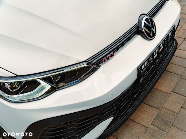 Volkswagen Golf - 6